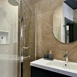 Modern Charm In Barrio شقة لقنت