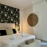 Modern Charm In Barrio *